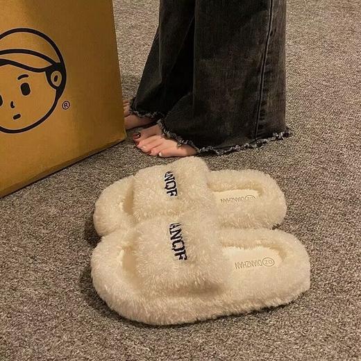 【秋冬新款❗️厚底增高毛毛拖鞋】舒适设计，时尚优雅，不磨脚不勒脚！女外穿拖鞋厚底羊毛叠穿居家毛绒拖 商品图4