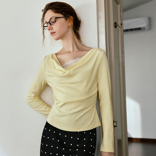 OLrain欧芮儿黄色荡领法式T恤女秋季2025新款辣妹修身显瘦打底衫 商品图0