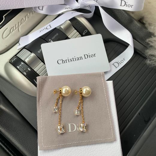 G330 迪AO方钻字母珍珠耳钉配全套包装 商品图3