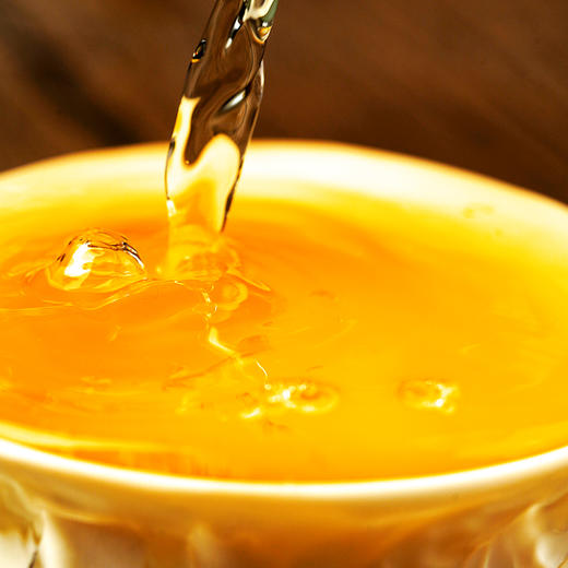 最后十几饼【金票】2025年易武茶区一扇磨古树票级系列重磅产品357克/饼拍5发6 商品图4