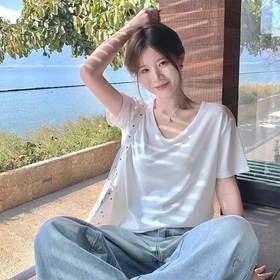  夏末清仓，69.9元3件速抢！！这T恤是懂作弊的！V领显瘦5斤杀疯了~