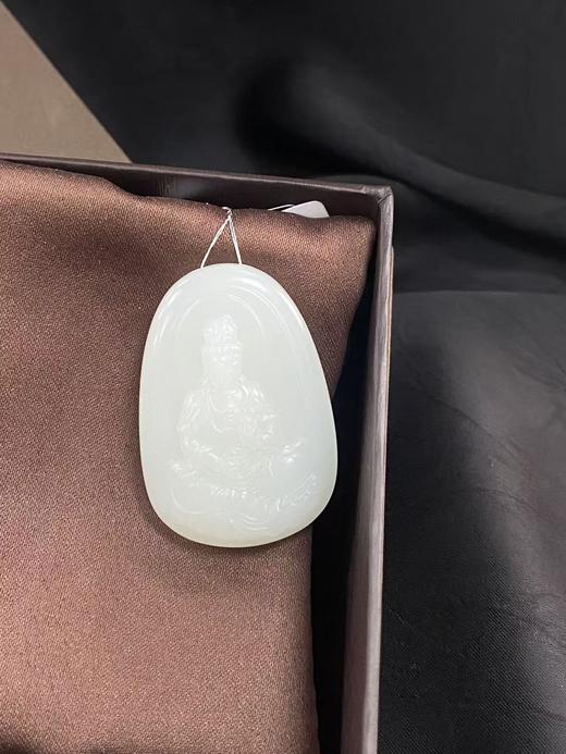 【于田产和田95料羊脂白观音挂件】编号D56904   42*29   20克，出证书，发货1~5天，48小时鉴赏期 商品图2