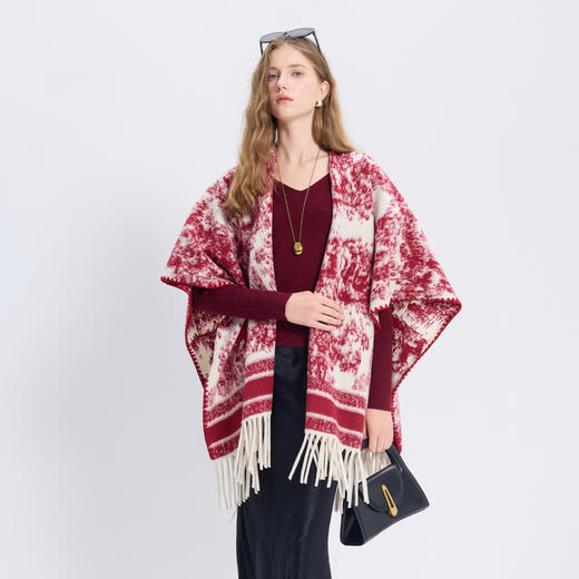 【国风系列】三彩2025新款酒红水墨晕染时髦外搭披肩保暖流苏松弛 商品图2