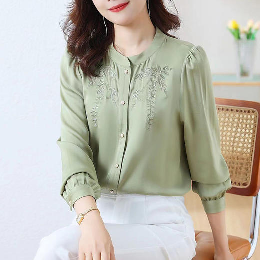 24205真丝衬衫女2025新款夏季刺绣圆领气质中年大码妈妈装桑蚕丝上衣 商品图2