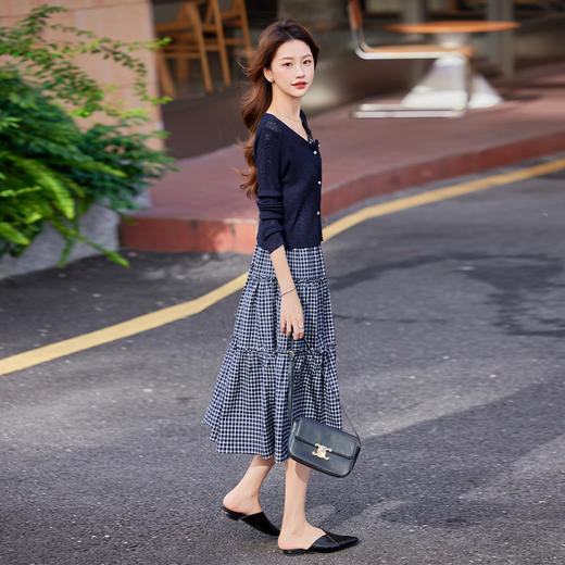 HR ABS25136法式时尚套装显瘦针织衫吊带连衣裙两件套配围巾 商品图2