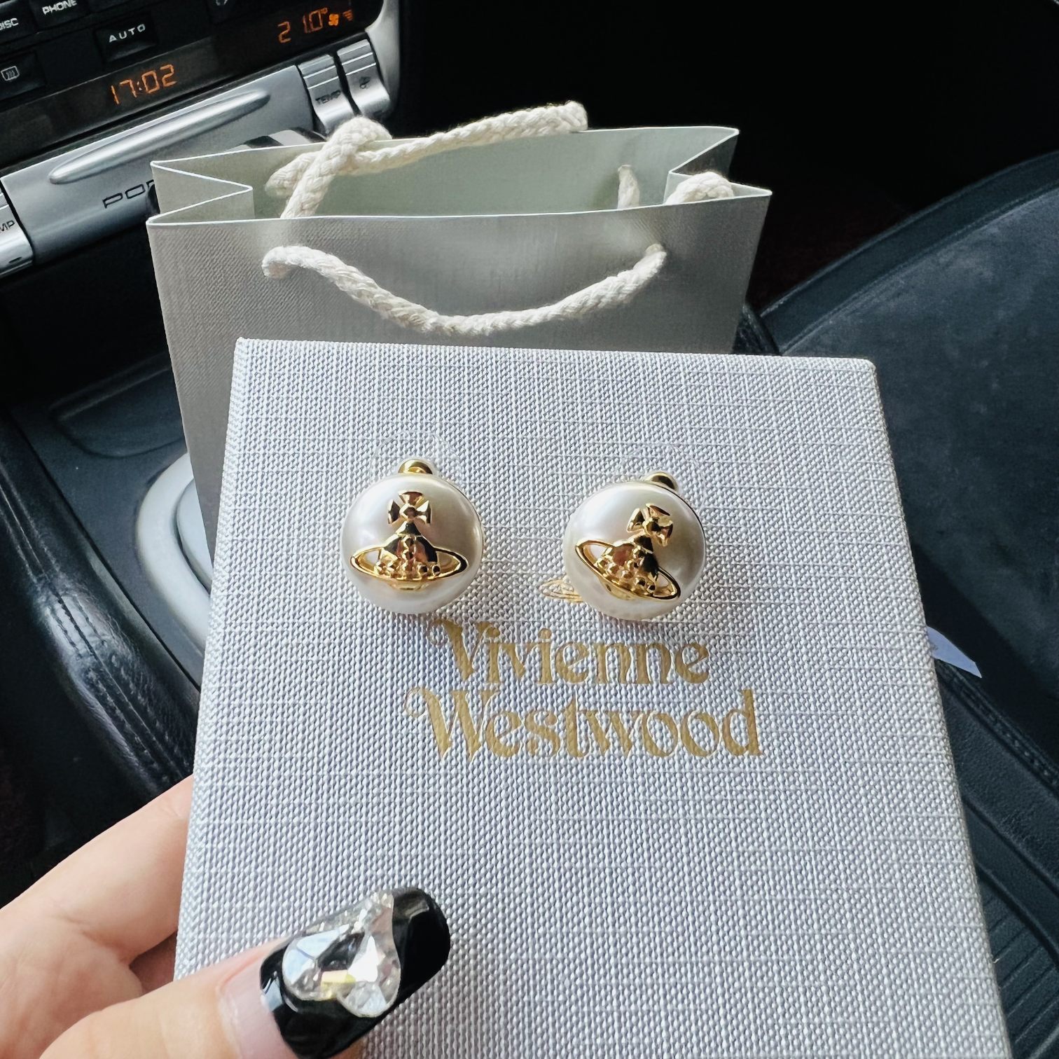 G350薇薇安西太后新品浮雕土星珍珠耳钉