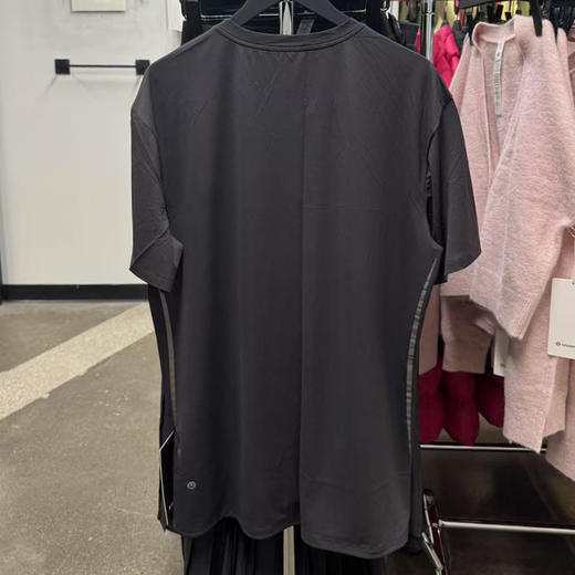 Lululemon Fast and Free 男夏修身轻盈网面排汗速干运动短袖T恤 商品图1