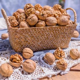 185纸皮核桃#个大饱满，壳薄肉厚一捏即开，含油量高，营养丰富 老少皆宜~