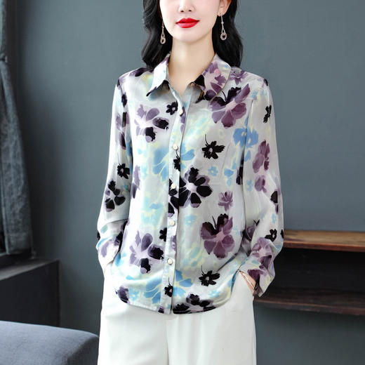 KQL E333M3292时尚显瘦上衣洋气衬衫印花大码遮肉宽松小衫 商品图0
