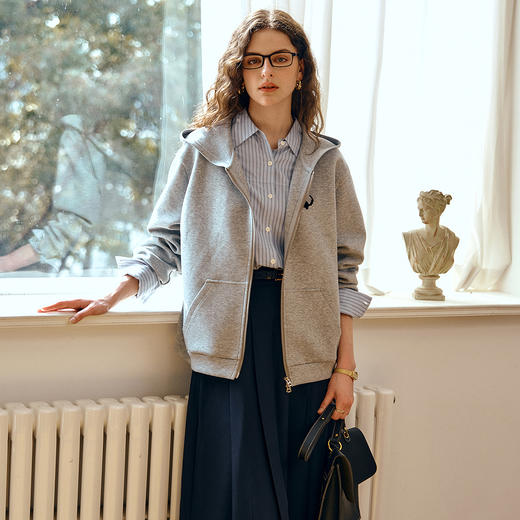 OLrain欧芮儿灰色休闲连帽猫咪刺绣显瘦卫衣外套女秋季2025新款 商品图2