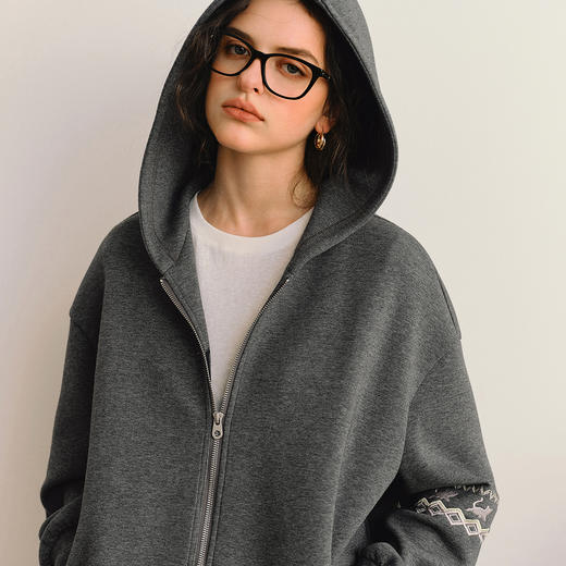 OLrain欧芮儿2025新款秋慵懒休闲费尔岛落肩袖灰色连帽卫衣外套女 商品图3