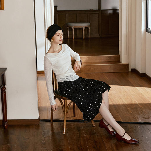 OLrain欧芮儿法式荡领蕾丝针织衫修身打底衫秋季2025新款长袖上衣 商品图3