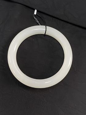 【于田产和田玉白玉平安镯】编号WAHM258126492 52# 45克，出证书，发货1~5天，48小时鉴赏期