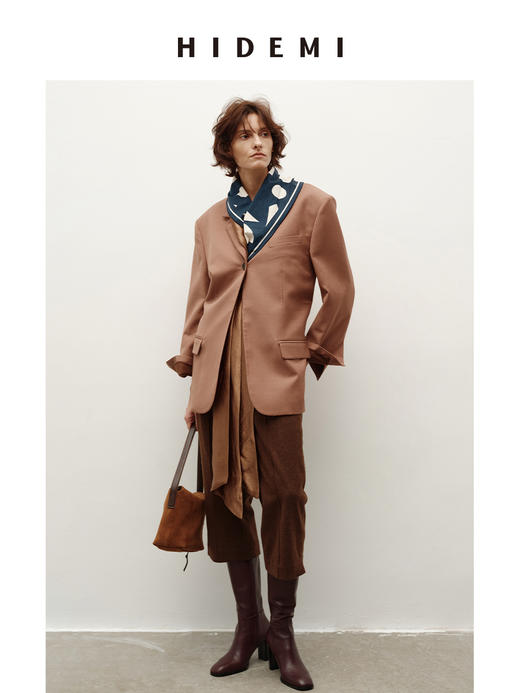 HIDEMI 进口极细精纺羊毛定染高级豆沙裸灰粉色纯醋酸丝巾多穿式廓形西装外套 商品图5