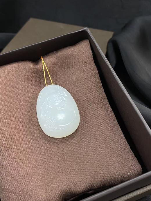 【于田产和田玉白玉佛公】编号BHM258157060，32*23，11克，出证书，发货1~5天，48小时鉴赏期 商品图0