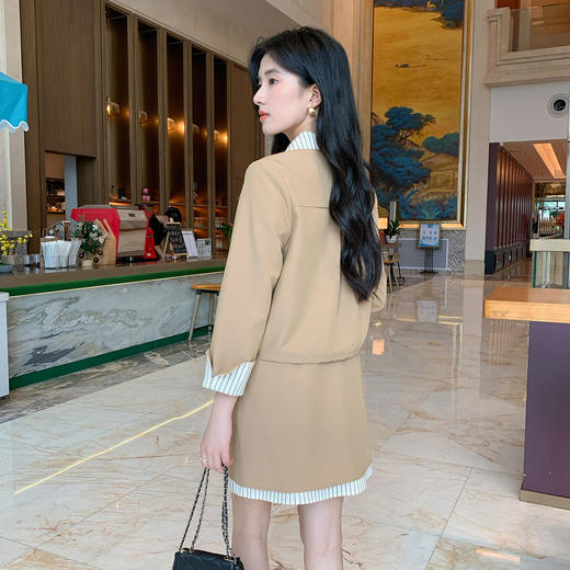 奢姿大码女装2025秋季时尚条纹装饰短外套套装胖妹妹休闲两件套9953935187 商品图3