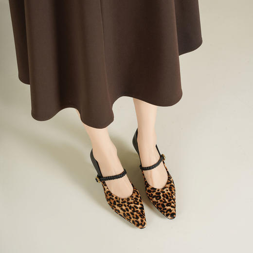 Westory2025年秋季中跟小方头复古玛丽珍牛毛皮拼接通勤休闲浅口单鞋S25CE76441 商品图4