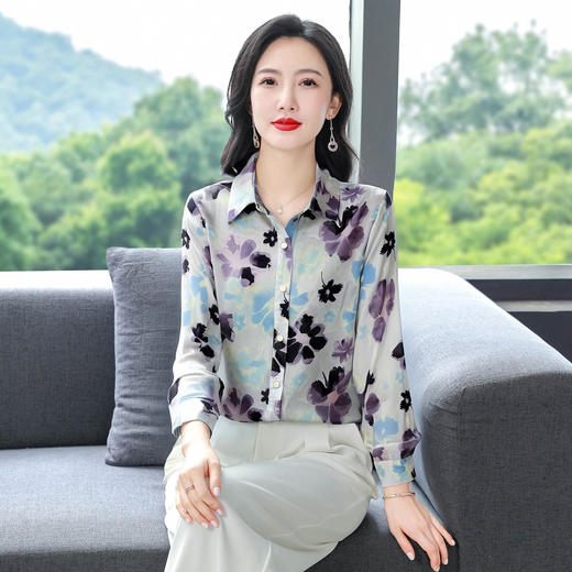 KQL E333M3292时尚显瘦上衣洋气衬衫印花大码遮肉宽松小衫 商品图3