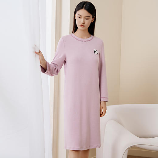 金三塔桑蚕丝圆领拉绒长袖睡裙女弹力温暖舒适贴肤睡衣女士家居服  YZFFD301 商品图2