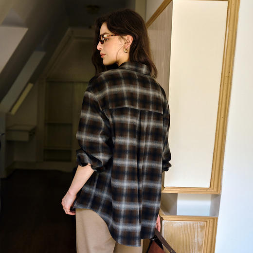OLrain欧芮儿2025新款女秋季休闲宽松显瘦复古格子衬衫翻领衬衣 商品图3