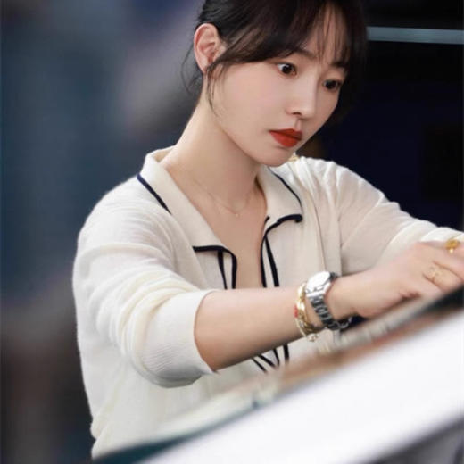 🔥重工款【撞色翻领蕾丝针织衫HJZXZ194】😍这件韩系重工花边衬衫一定要抢⏰万针刺绣工艺 精美立体花纹 法式腔调拿捏的死死的！ 商品图2