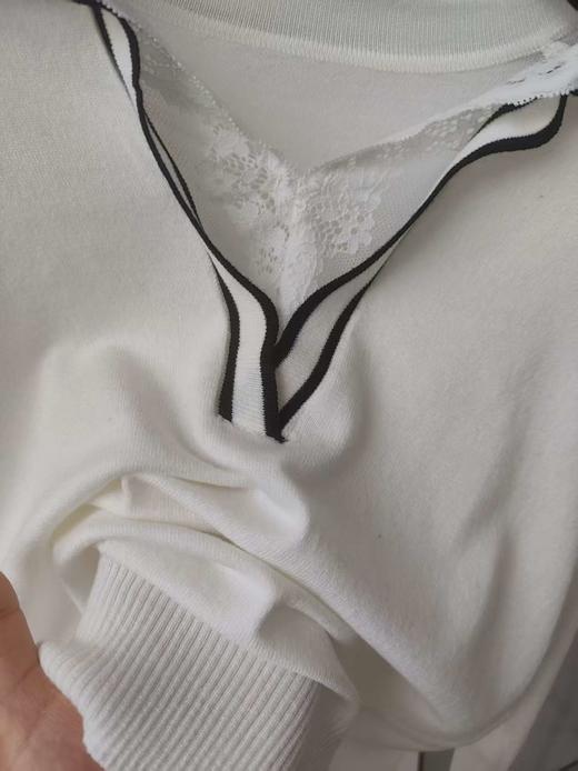 🔥重工款【撞色翻领蕾丝针织衫HJZXZ194】😍这件韩系重工花边衬衫一定要抢⏰万针刺绣工艺 精美立体花纹 法式腔调拿捏的死死的！ 商品图4