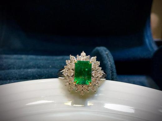 1.37ct刻面祖母绿戒指 商品图2