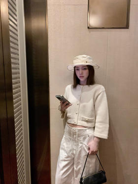 香奈儿 新款粗针针织短款外套（TM）