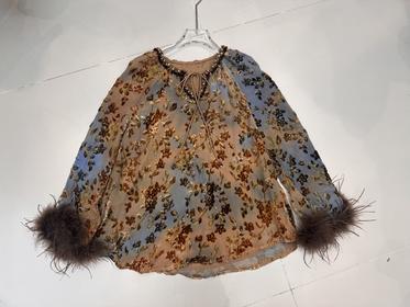 【门店同款】ENJOY秋季云敛-东方画笔孔雀舞蝶上衣 164894979