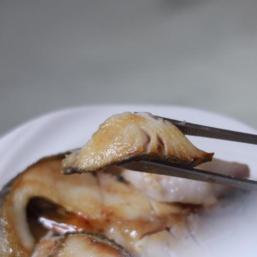 热卖中！！顺丰直发！【美国阿拉斯加进口】海山兄弟鲜冻原切黑鳕鱼 250g/袋 只取中段，真空锁鲜，细腻鲜嫩，奶香十足 商品图5