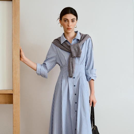 OLrain欧芮儿2025新款女秋季通勤蓝色条纹收腰衬衫连衣裙显示长裙 商品图0