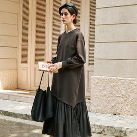 OLrain欧芮儿休闲卫衣连衣裙女秋季2025年新款设计感拼接下摆长裙