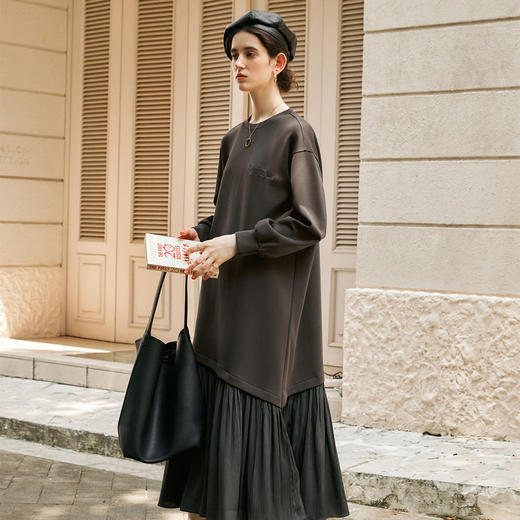 OLrain欧芮儿休闲卫衣连衣裙女秋季2025年新款设计感拼接下摆长裙 商品图0