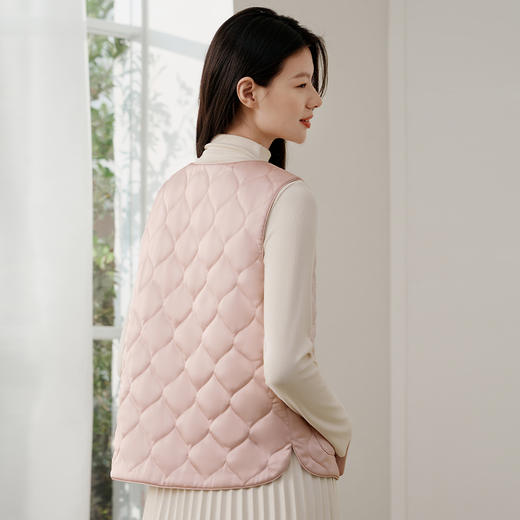 金三塔桑蚕丝填充保暖背心女秋冬新品无袖V领圆领可外穿棉袄马甲（限价款）  NSFDD730 商品图3