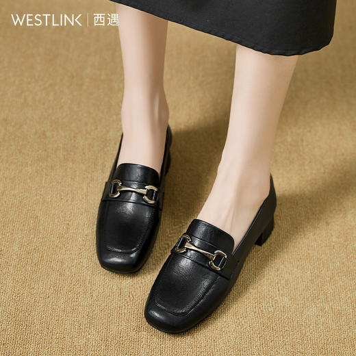 西遇粗跟乐福鞋女新款秋季复古金扣方头通勤单鞋中跟小皮鞋V1857106 商品图1