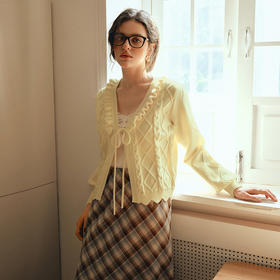 OLrain欧芮儿2025新款女秋季法式甜美温柔荷叶边V领毛织开衫上衣