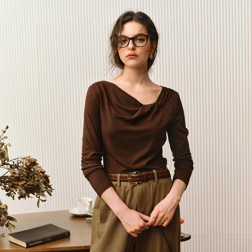 OLrain欧芮儿2025新款女秋季法式咖色设计感扭结领T恤长袖上衣 商品图0