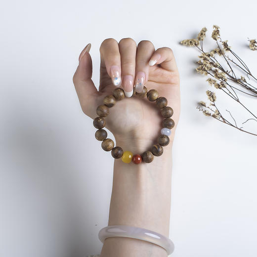 xy0557沉香+蜜蜡南红翡翠手串 商品图7