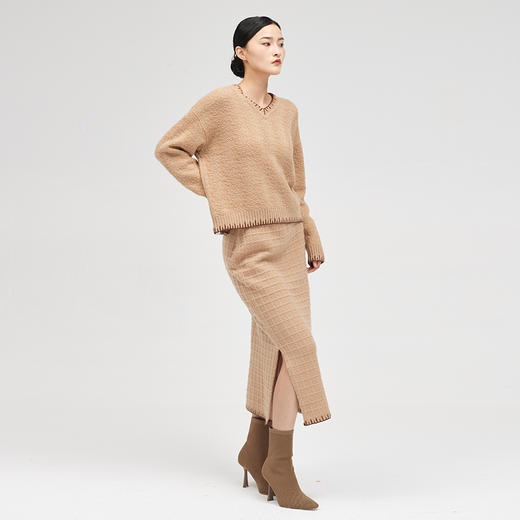 羊绒手工缝边女V领长袖套衫  SJF96W250N 商品图3