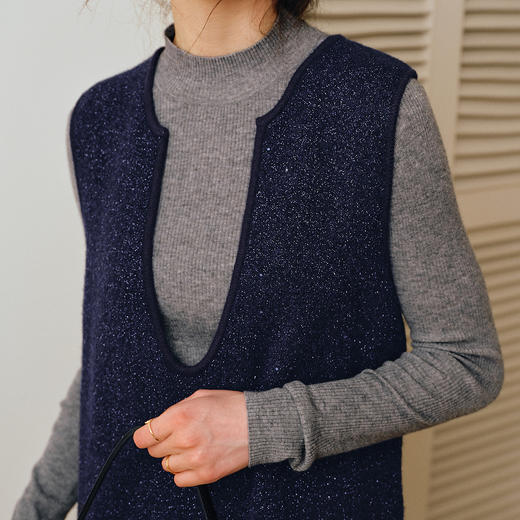 OLrain欧芮儿2025新款女秋季通勤优雅珠片深V直身毛织套头背心裙 商品图1
