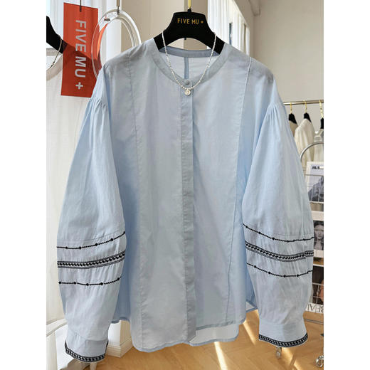 C039-9355高级感重工复古刺绣圆领长袖衬衫女春夏韩系薄款出游防晒小衫上衣 商品图1