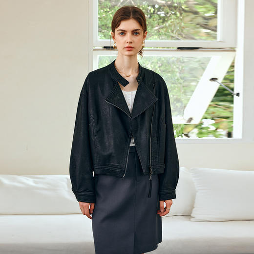 OLrain欧芮儿黑色短外套女秋季2025新款复古设计感不规则夹克皮衣 商品图0