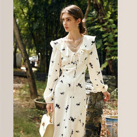 OLrain欧芮儿法式杏色连衣裙女秋季2025年新款V领荷叶边碎花裙