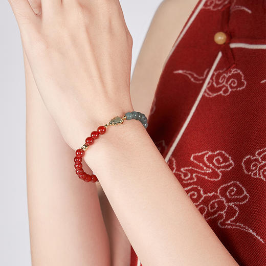 大英博物馆东方梦境系列翡翠葫芦红玛瑙手链 商品图4