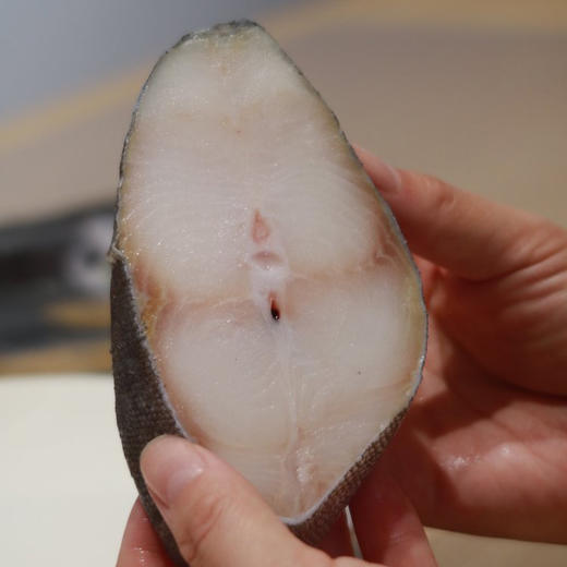热卖中！！顺丰直发！【美国阿拉斯加进口】海山兄弟鲜冻原切黑鳕鱼 250g/袋 只取中段，真空锁鲜，细腻鲜嫩，奶香十足 商品图7