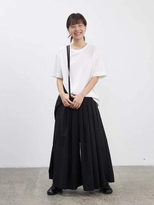 步履不停/5B43143C/宽松黑色九分褶皱裙裤 商品图1