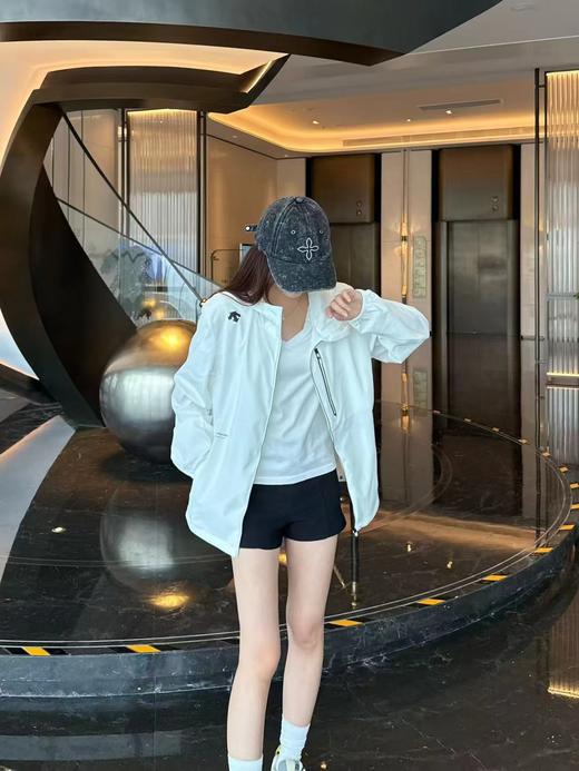 D082124男女梭织透气薄款运动连帽外套 商品图5