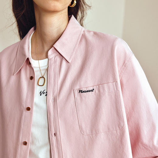 OLrain欧芮儿2025新款女秋季粉色翻领刺绣慵懒松弛通勤长袖衬衫 商品图3