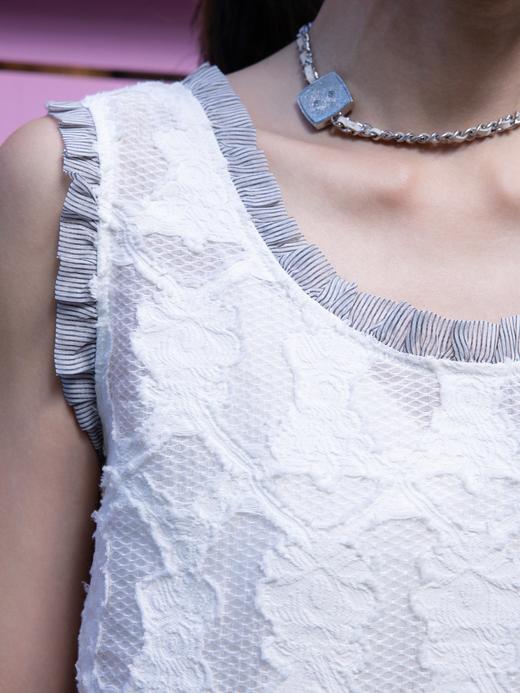 TYNVIE 白色纹理蕾丝条纹荷叶边饰边软壳面料 商品图10