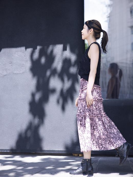 TYNVIE 手工编织钩针纹理花卉钻石图案背心-黑色 商品图2